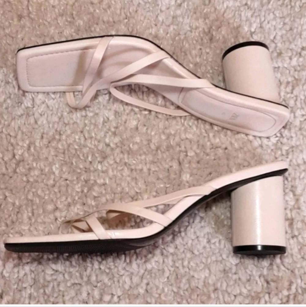 ZARA White Strappy Cylinder Heels Size 41
